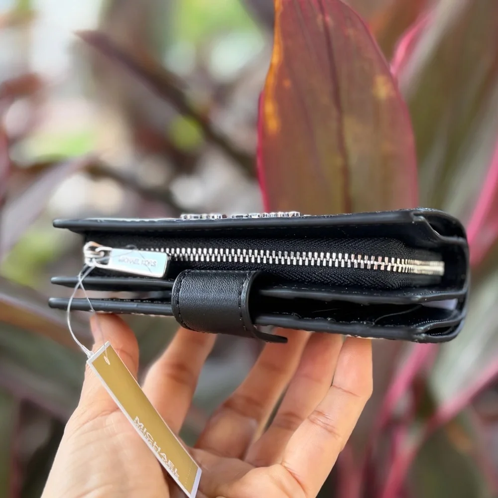 Michael Kors Jet Set Travel Bifold Black White Floral Wallet - Picture 12 of 12